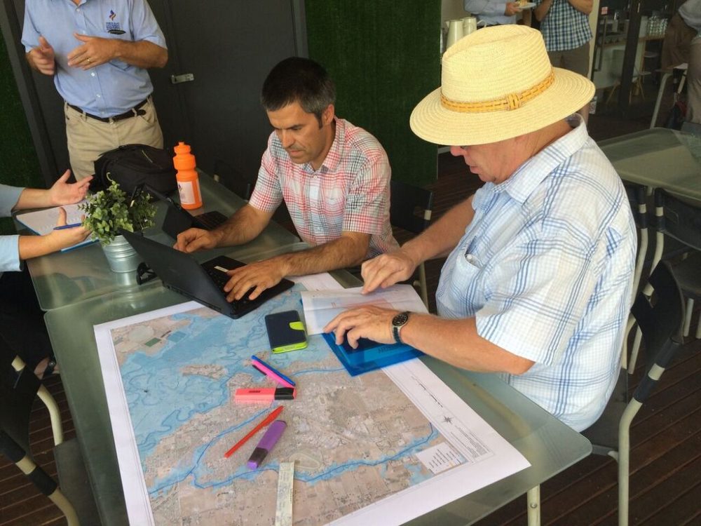 A study commissioned by North East CMA and Rural City of Wangaratta reviewed flood mapping for Wangaratta urban waterways. North East CMA floodplain specialist Tim Loffler gathers data for the study